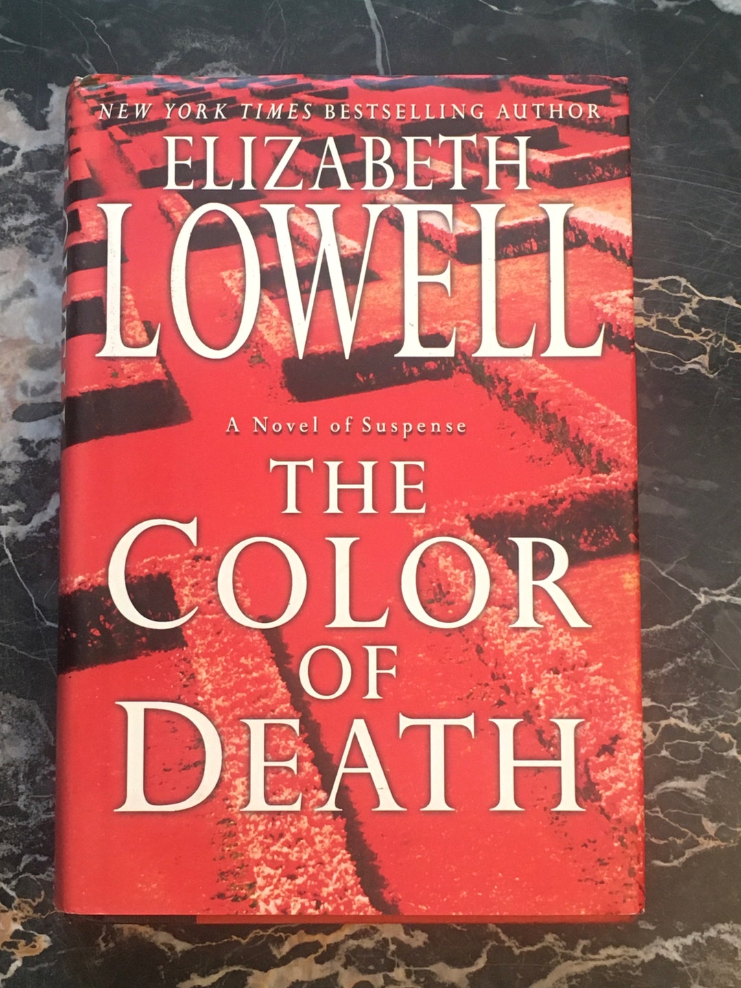 El color de la muerte / Elizabeth Lowell / 2004 / Tapa dura Etsy México