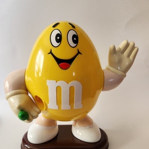 Vintage 1991 Yellow M&M Candy Dispenser Holding Green MM in 