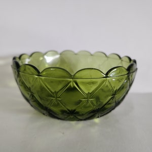 Vintage Indiana Glass Green Diamond Quilt Scalloped Edge Bowl