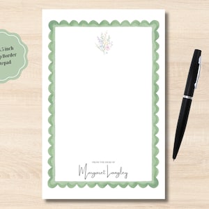Bloc de notas personalizado con nombre, borde festoneado y detalle floral: Regalo ideal para compañeros de trabajo, profesores, amigos, damas de honor o graduados.