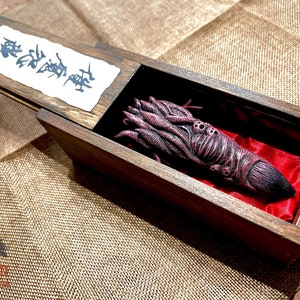 Sukuna Dedo con su Caja.