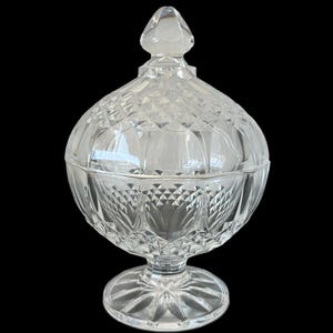 Elegancka, przezroczysta, kryształowa cukierniczka z pokrywką // Cristal D&#39;Arques // 6&quot; wysokości