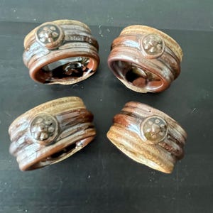 Vintage Stoneware Napkin Rings // Set of 4 // Floral Medallion