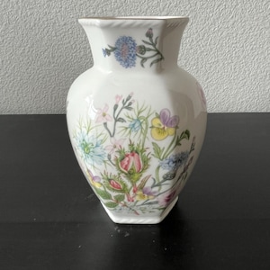 Aynsley Wild Tudor Chelford Vase // 5&quot; Tall // Vintage 1990s