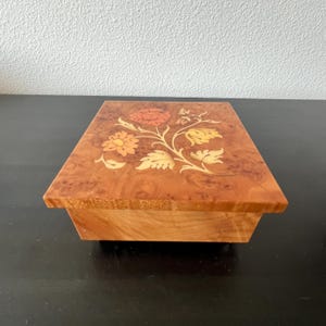 Vintage Italian Lacquered Wood Jewelry Box // Floral Marquetry Inlay // Velvet Interior // Brass Feet