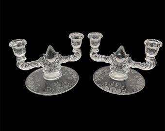 Candelabros vintage Martinsville con forma de lágrima // Candelabros de vidrio grabado // Vintage, década de 1940