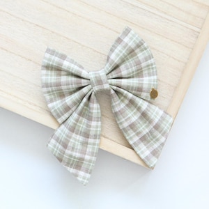 Flannel Dog Bow Tie | plaid bow tie, plaid dog bow tie, green bow tie for dogs, fall pet accessories, dog spring bow tie for pets, autumn
