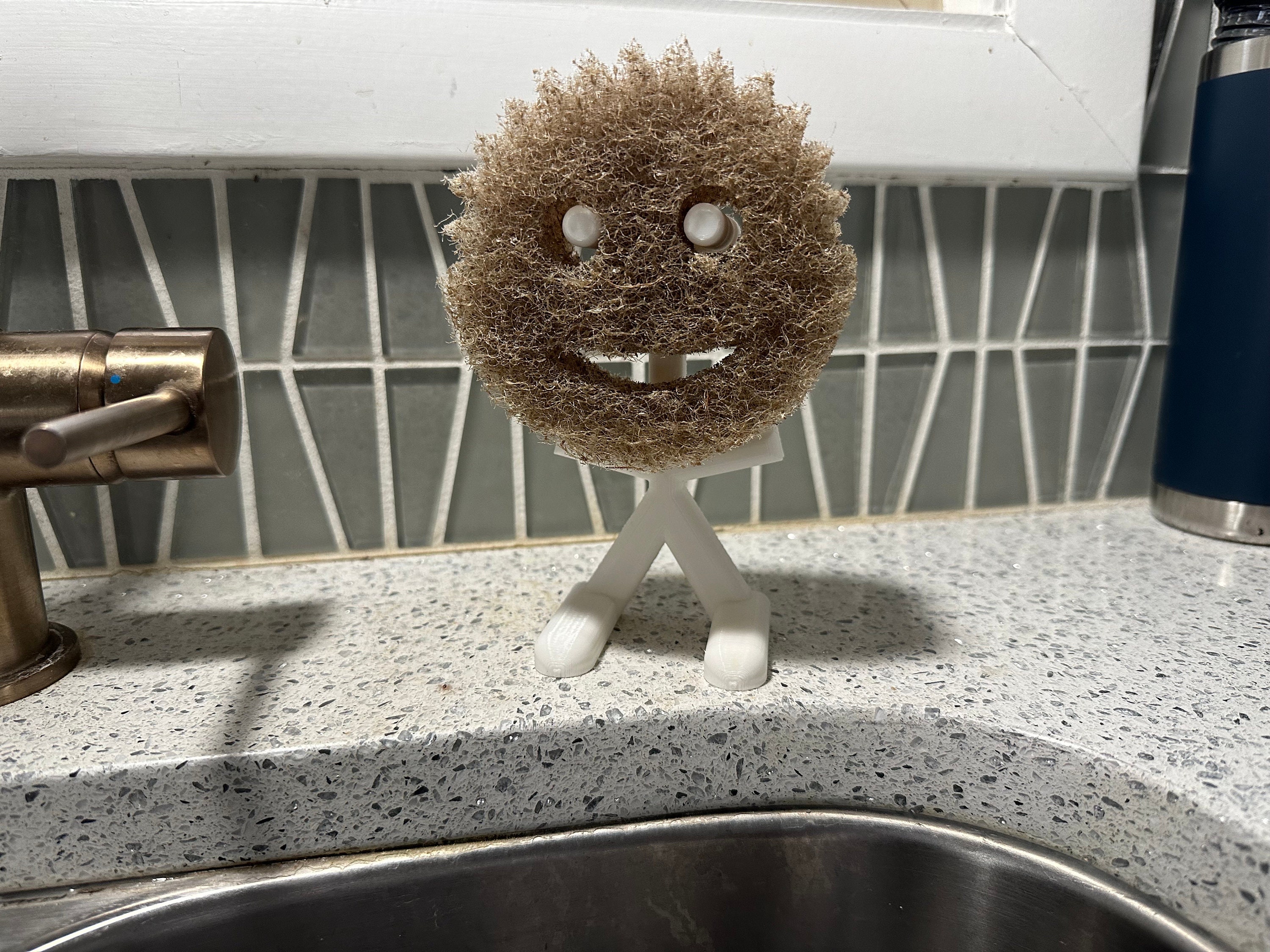 Scrub Daddy Sponge Holder - Sponge Caddy- Suction Sponge Holder, Sink  Organizer for Kitchen and Bathroom, Self Draining, Easy to Clean Dishwasher