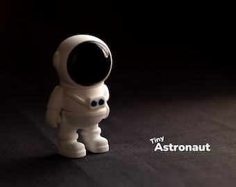 Articulated Tiny Astronaut Figurine: Fidget Toy, Desktop Decor