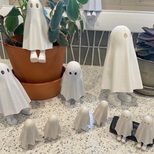 Ghost | Cute Posable 3D Printed Ghost with Hidden Legs | Halloween Decoration