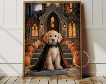 Może przedstawiać: Oprawiony wydruk artystyczny przedstawiający szczeniaka golden retrievera w czarno-pomarańczowej pelerynie wampira z muszką. Szczeniak siedzi na kamiennych schodach przed gotyckim budynkiem z podświetlanymi oknami, w otoczeniu pomarańczowych dyń.