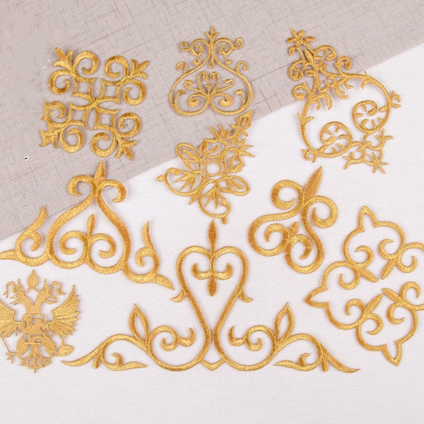 Gold lace applique, Embroidery Swirls Flourishes Baroque style iron on lace Patch trim for Renaissance dress, medieval costume design, 1 pcs