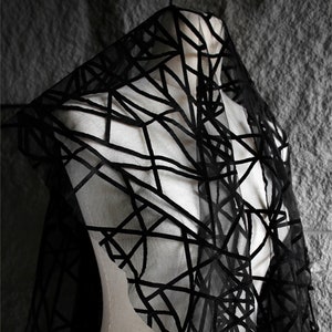 Schwarzer Samt Tüll Spitzenstoff, Unregelmäßige Geometrie Motiv Flocked Tüll Stoff, Hochzeit Spitzenschleier Spitze Kleid Stoff