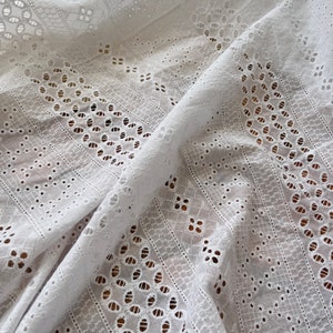 Stunning Geometric Motifs In Embroidery Laces image