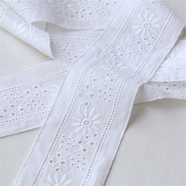 Cotton lace trim in off white, eyelet cotton lace, embroidery eyelet lace, floral cotton lace, cotton trimming