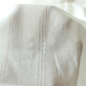 Tessuto di cotone bianco sporco largo 55", tessuto jacquard di cotone ricamato per gonne, abiti, vestiti per bambini, indumenti, puro cotone