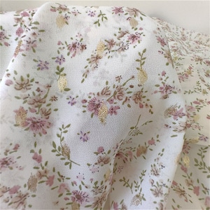 Tessuto in pizzo chiffon stampato floreale con fiori di campo freschi, tessuto in chiffon floreale per camicetta, gonna, abito da festa, abito formale