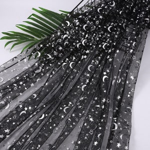 Silber Sterne Schwarzer Netzstoff, Himmlische Sterne Monde Drucken Spitzenstoff für Festivals Kleid, Party Abschlussball, Aufführungskostüm