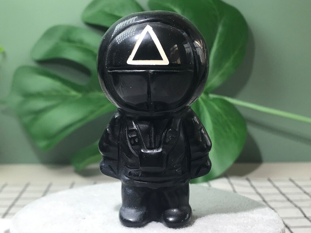 thumbnail image 2 of 2.2″ Natural Obsidian Quartz Crystal Skull – Hand Carved, Reiki Healing, 70g 2 of 5