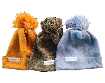 Gorro de lana de cáñamo con pompón, gorro acogedor con pompón, gorro de invierno sostenible, gorro ecológico hecho a mano para hombres y mujeres, regalo único para aventureros.