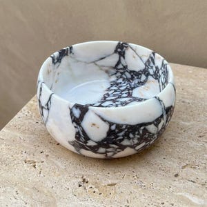 Calacatta Viola Marble Pedestal Bowl: Scalloped Violet Veined Centerpiece