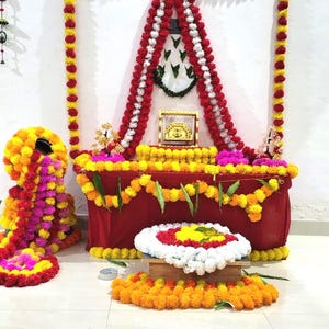 Wholesale Lot Indian Artificial Marigold Flower Garlands Decoration Strings for Wedding Diwali Christmas Party Decor Garlands 4.5-5 Ft Long