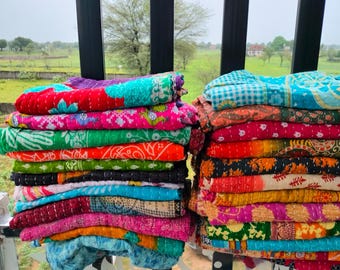 Groothandel veel Indiase vintage kantha-quilt katoen geassorteerd veelkleurig handgestikt omkeerbaar bohokleed 85 x 55 inch