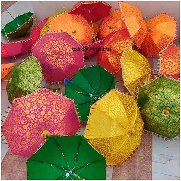 Wholesale 5 Pcs Lot Vintage Silk Embroidered Sun Shade Ethnic Parasol Umbrellas Wedding Party Beach Garden Decor Hippie Boho Silk Umbrellas