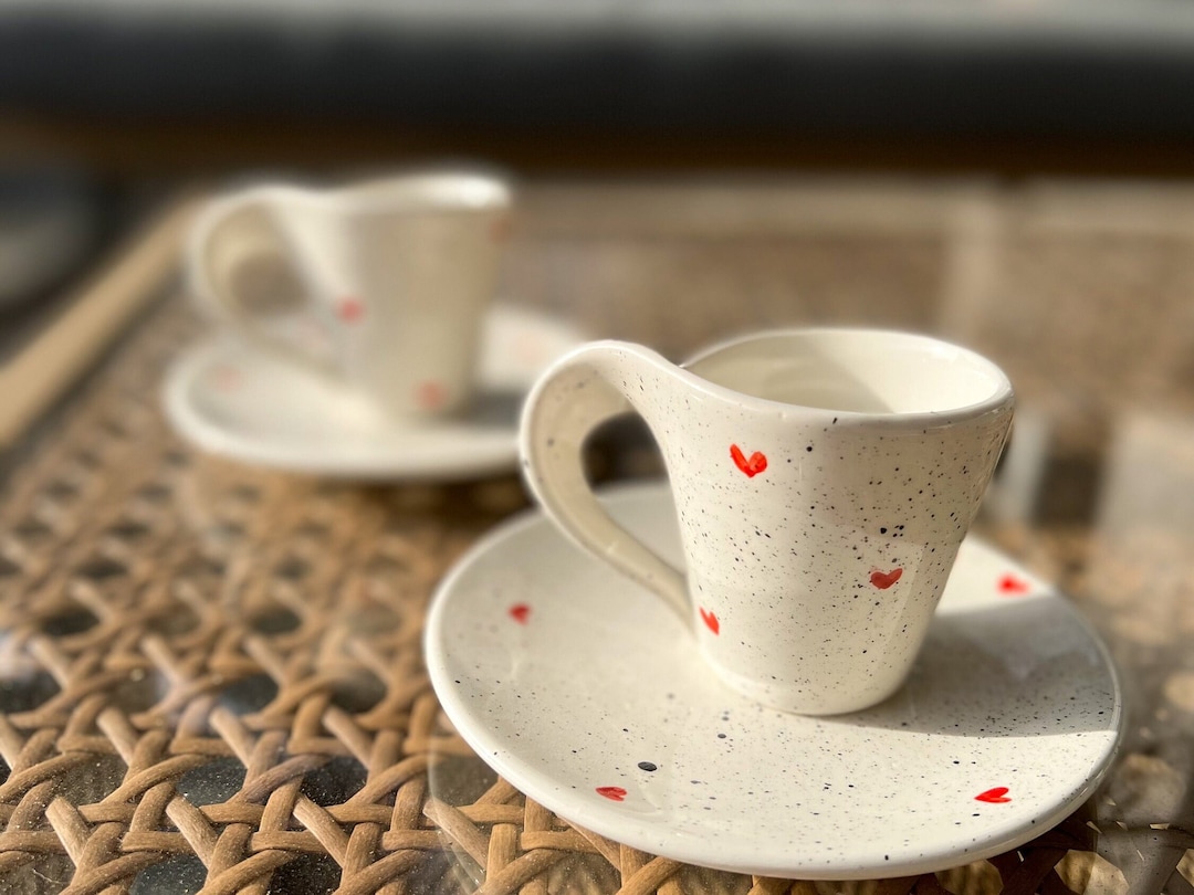 Tasses D'amour Mignonnes Avec Coeur Rouge | PSD Premium
