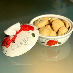 Ceramic Low Red Poppy Flower Cookie Jar /  Red Biscuit Barrel/ Kitchen Storage Canister for Cookies / Cookie Canister for Your Kitchen Table