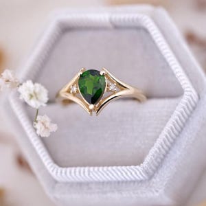 Vintage Green Tourmaline Pear Ring: American Diamond Accent