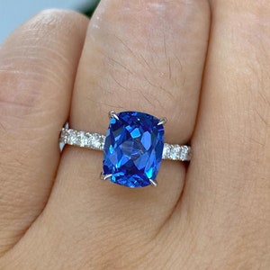 Blauer Saphir Ring Einzigartiger Ring Echter Blauer Saphir Verlobungsring Solitär Ring 925er Sterling Silber Ring Für Sie Personalisiertes GeschenkFür Sie