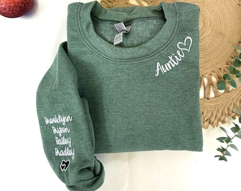 Custom Embroidered Auntie Sweatshirt with Children Names on Sleeve, Personalized Minimalist Gift for Aunt or New Auntie Crewneck or Hoodie