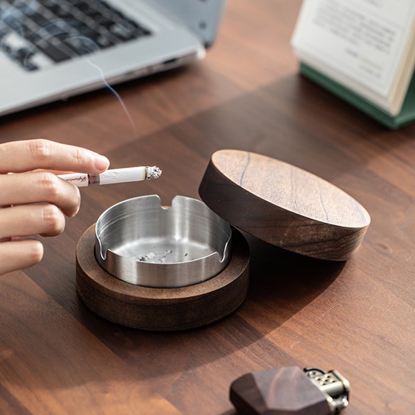 Round Walnut Wood Ashtray with Lid, Windproof Ash Tray for Cigarette, Gifr for Smoker