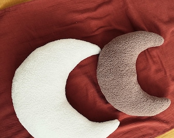 Soft Crescent Moon Pillow – Cozy Lunar Sherpa Cushion for Nursery and Home Decor