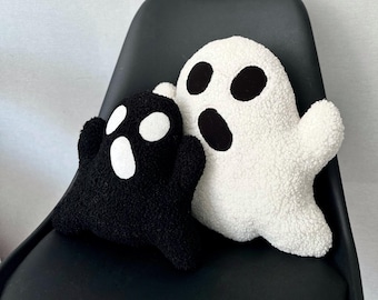 Handmade Teddy Boucle Ghost Pillow: Spooky Halloween Decor