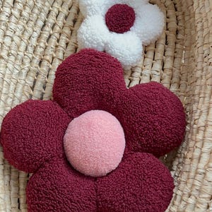 Flower pillow, Flower Shaped Cushion, Flower Teddy Boucle Throw Pillows, Spring Nursery Decor, Gaft for girls, Cute Kids Pillow