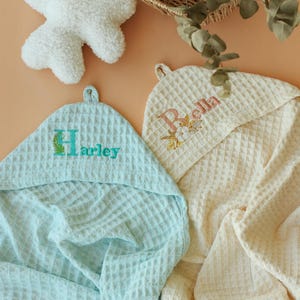 Personalized Baby Hooded Towel – Custom Name Embroidery – Soft Waffle Kids Bath Towel – Baby Shower Gift, Newborn Essentials