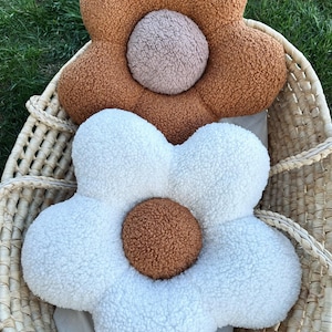 Daisy Pillow, Plush Flower Pillow - Soft Floral Cushion for Kids, Nursery Decor, Cozy Gift, flower floor cushion, Easter decor