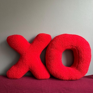 Valentinstag XO Pillows - Gemütliches rotes Alphabet-Kissenset - Romantisches Wohndekor & perfekte Geschenkidee