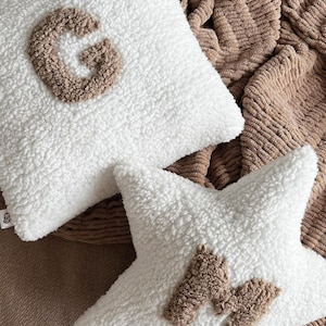 Almohada personalizada con letras en forma de estrella – Cojín de peluche con nombre personalizado – Regalo para baby shower – Decoración infantil – Almohada suave con alfabeto para niños