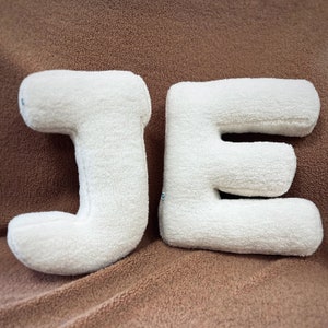 Almohada con letras del alfabeto bouclé azul, almohada decorativa, almohada infantil personalizada, cojín con inicial, decoración infantil, monograma, regalo para baby shower