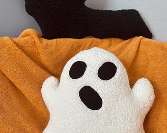 Handmade Boucle Ghost Pillow: Spooky Halloween Home Decor