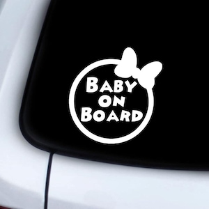 Naklejka winylowa Baby On Board Minnie - naklejka na samochód, naklejka na tylną szybę, naklejka na zderzak