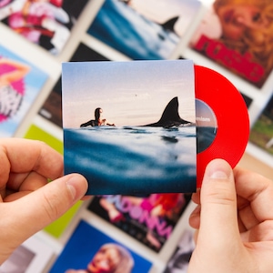 Mini vinilo NFC Radical Optimism de Dua Lipa