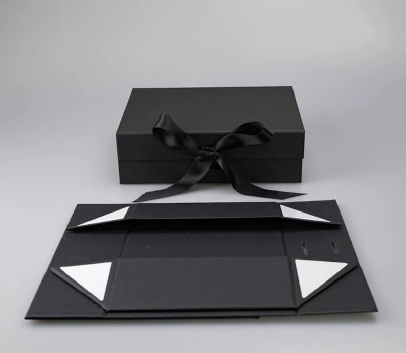 Luxury Gift Box|Magnetic Gift Box|Bridesmaid Maid of Honour gift box|Best man gift box|Personalised Name Box|Birthday Box|Groomsman Box