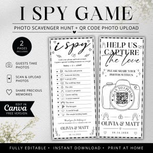 Puede incluir: Un juego de tarjetas de boda I Spy en blanco y negro que incluye una lista de búsqueda del tesoro fotográfica y una tarjeta de instrucciones para subir fotos con código QR. El texto incluye I SPY GAME, HELP US CAPTURE THE LOVE y OLIVIA & MATT.