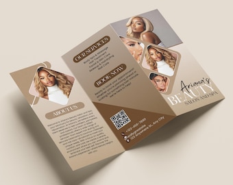 Op de afbeelding: Een brochure voor Ariana's Beauty Salon and Spa, met afbeeldingen van vrouwen met gestyled haar en make-up. De brochure is bruin en beige, met tekst als "Onze diensten" en "Boek nu".