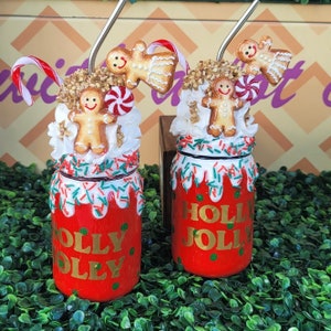 Gingerbread Christmas Cup, 16 oz Decorated  cup with lid and straw.