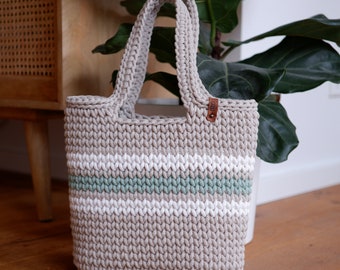 Häkeltasche / Shopper / Handtasche / Henkeltasche